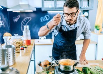 Lesaffre reinforces its position in the savory ingredients market by acquiring dsm-firmenich’s yeast extract business