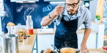 Lesaffre reinforces its position in the savory ingredients market by acquiring dsm-firmenich’s yeast extract business