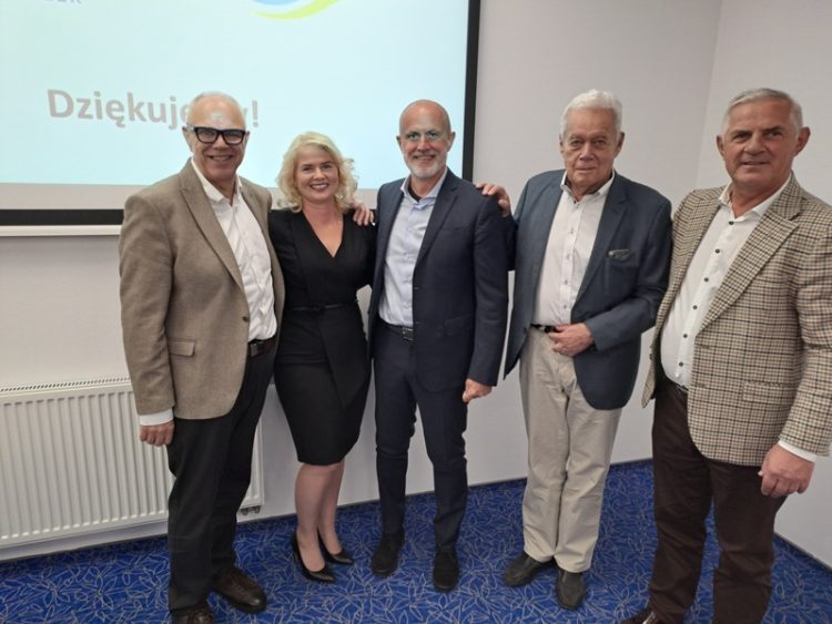 Poland dairy ‘Polmlek’ filling new ESL and Aseptic (low acid) dairy products and desserts in spouted pouches