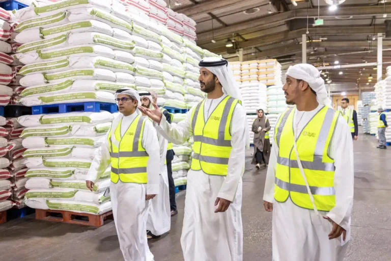 Minister of Economy and Tourism reviews local flour distribution and production operations at Grand Mills
