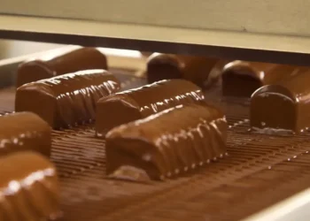 AAK’s new cocoa butter equivalent overcomes enrobing challenges – even when used at high levels ​