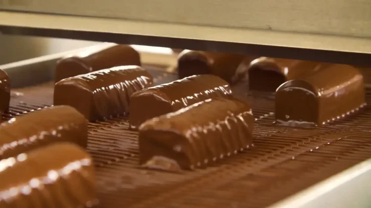 AAK’s new cocoa butter equivalent overcomes enrobing challenges – even when used at high levels ​